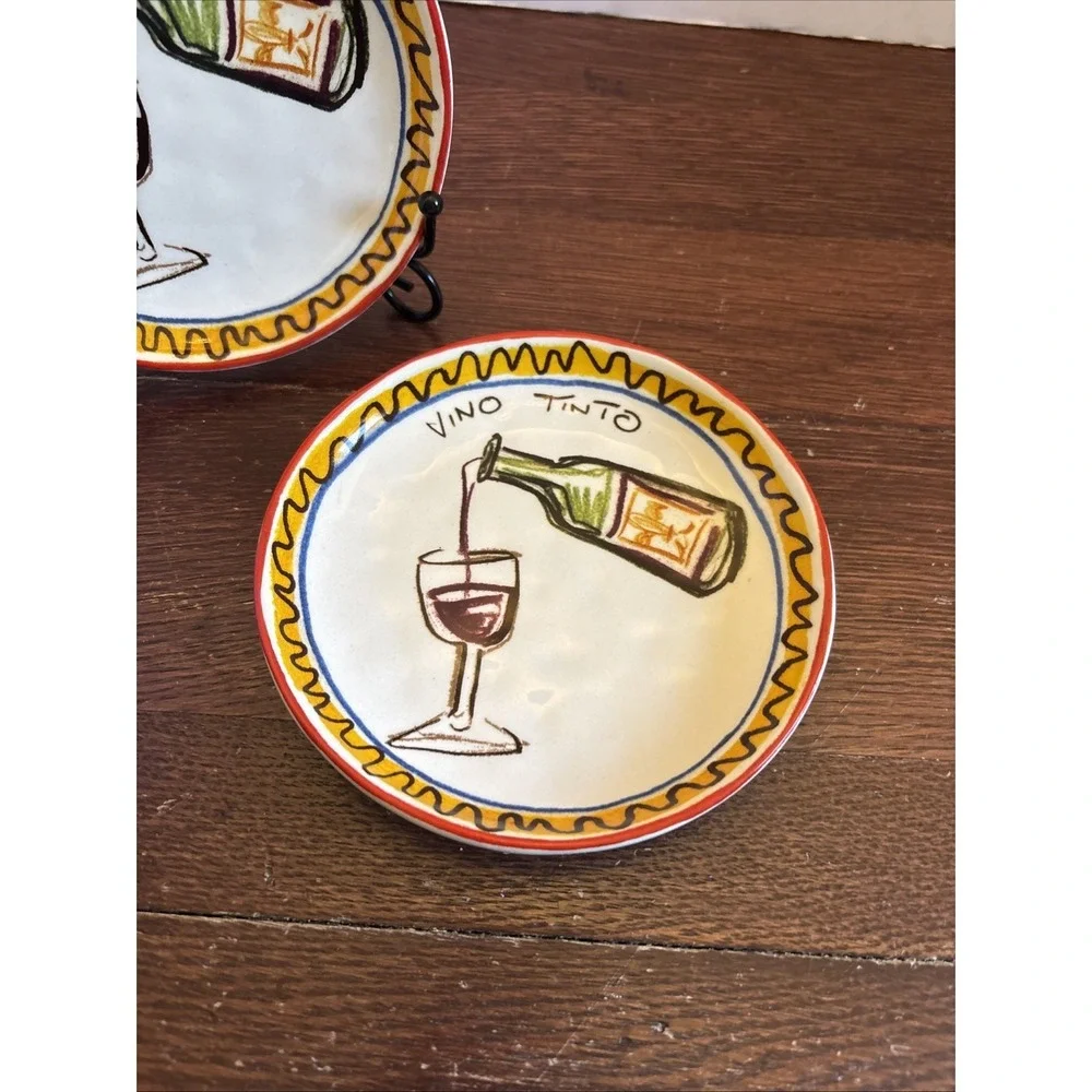 Set of  2 WILLIAMS SONOMA Spanish Tapas Plates Vino‎ Tinto Wine Pouring In Glass
